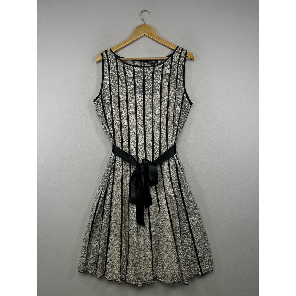 Classic SLNY Womens 14 Ivory Black Lace Striped‎ Fit & Flare Cocktail Dress